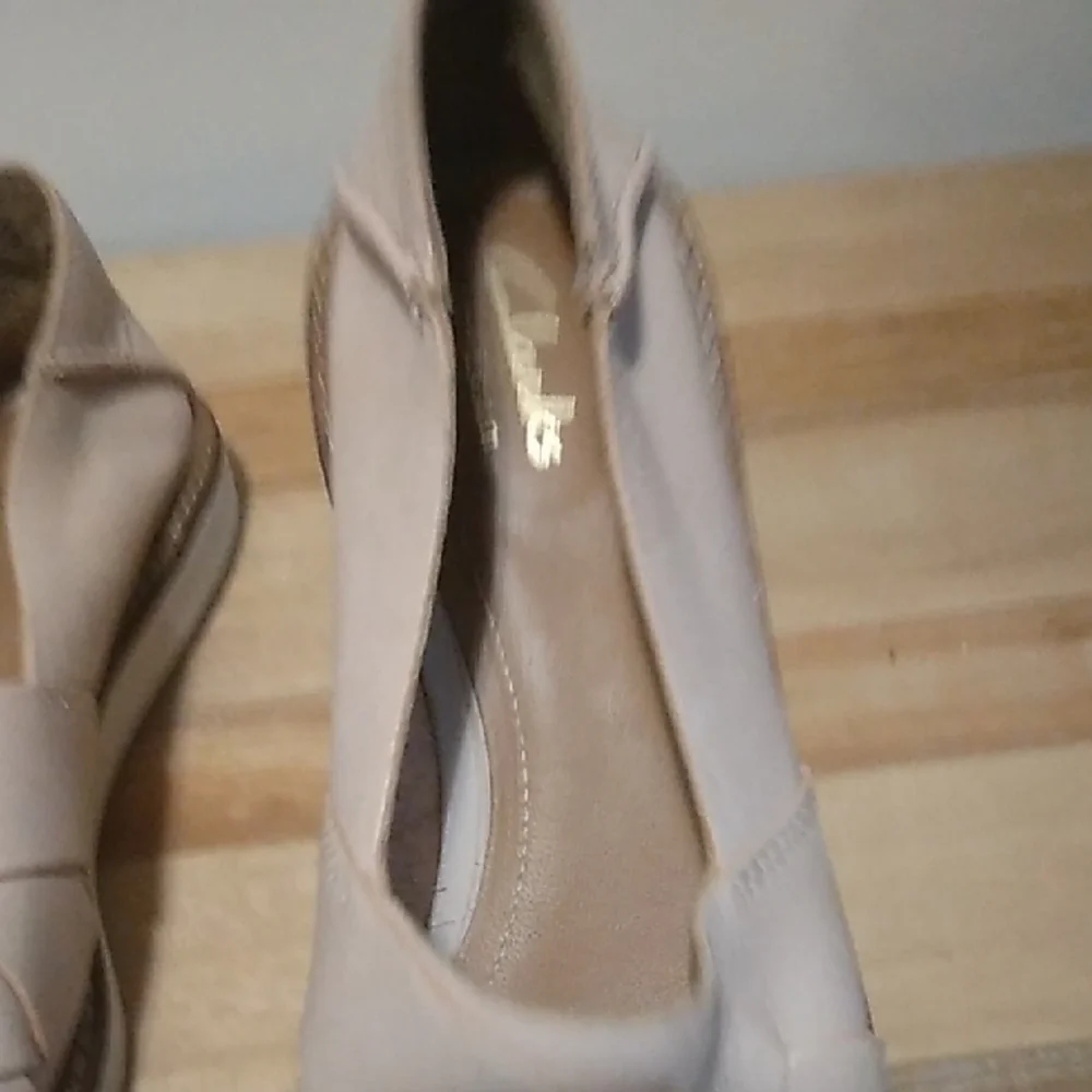 Clarks Women's Light Pink Flats
